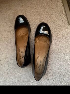 Softspots Black Patent Round-Toe Ballet Flats
